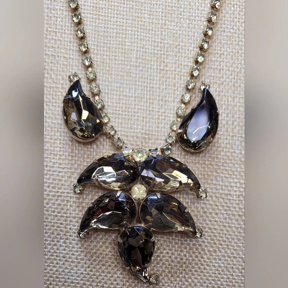 Vintage Rhinestone Necklace - Picture 3 of 3